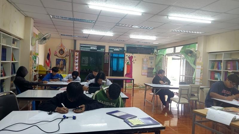 12. พบกลุ่มนักศึกษา ตำบลลานดอกไม้ตก เรียนรู้เรื่องหน้าที่ของคำนาม 5 รูปแบบ