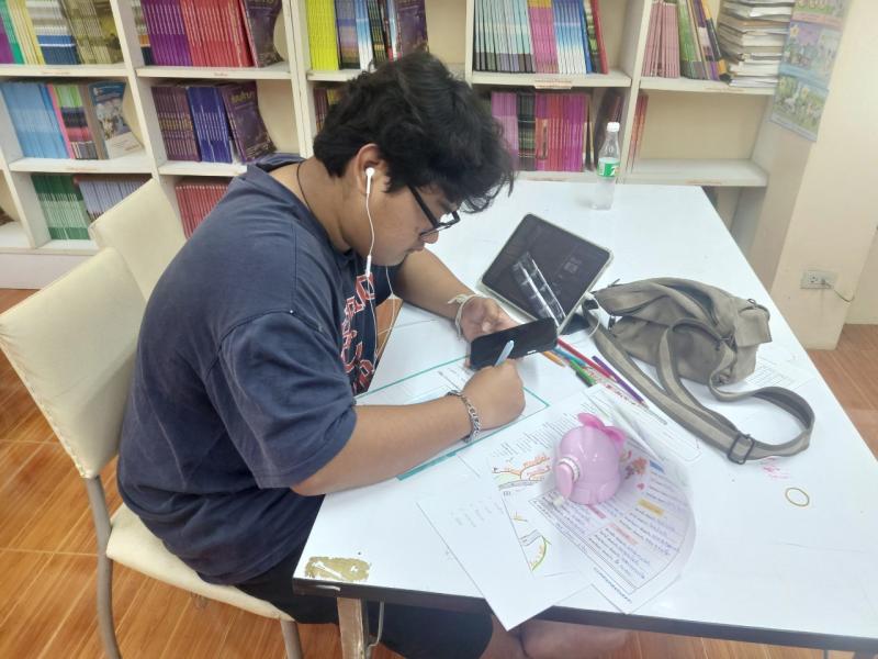 15. พบกลุ่มนักศึกษา ตำบลลานดอกไม้ตก เรียนรู้เรื่องหน้าที่ของคำนาม 5 รูปแบบ