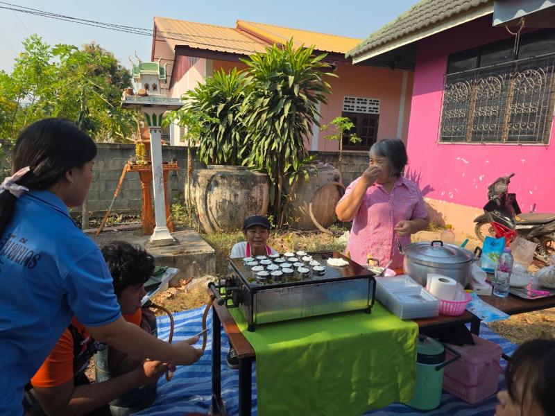 5. โครงการศูนย์ฝึกอาชีพชุมชน เพื่อพัฒนาคุณภาพชีวิต กิจกรรมการเรียนรู้เพื่อพัฒนาตนเอง สอนทำขนมบ้าบิ่นในหมู่ 5 วันที่ 14 กุมภาพันธ์ 2568