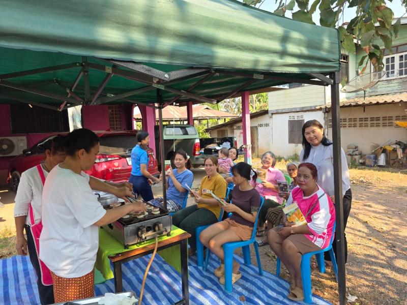 9. โครงการศูนย์ฝึกอาชีพชุมชน เพื่อพัฒนาคุณภาพชีวิต กิจกรรมการเรียนรู้เพื่อพัฒนาตนเอง สอนทำขนมบ้าบิ่นในหมู่ 5 วันที่ 14 กุมภาพันธ์ 2568