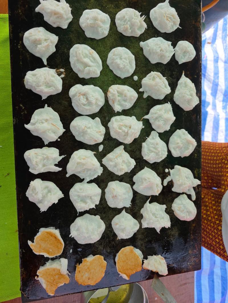 11. โครงการศูนย์ฝึกอาชีพชุมชน เพื่อพัฒนาคุณภาพชีวิต กิจกรรมการเรียนรู้เพื่อพัฒนาตนเอง สอนทำขนมบ้าบิ่นในหมู่ 5 วันที่ 14 กุมภาพันธ์ 2568