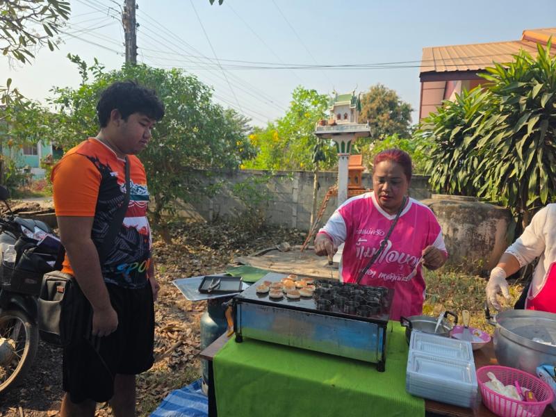 15. โครงการศูนย์ฝึกอาชีพชุมชน เพื่อพัฒนาคุณภาพชีวิต กิจกรรมการเรียนรู้เพื่อพัฒนาตนเอง สอนทำขนมบ้าบิ่นในหมู่ 5 วันที่ 14 กุมภาพันธ์ 2568