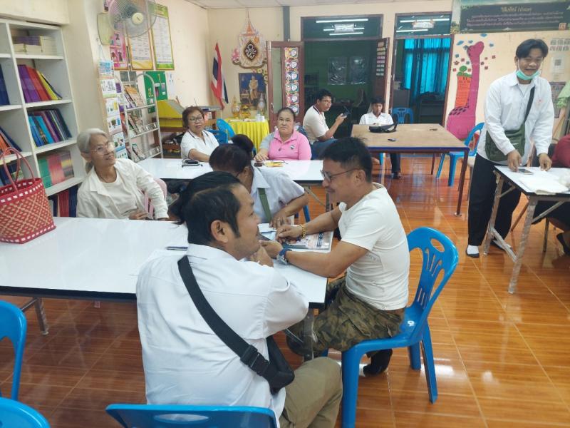 8. พบกลุ่มนักศึกษาตำบลลานดอกไม้ตก เพื่อประเมินวัดผลสัมฤทธิ์กลางภาค วันที่ 20 กุมภาพันธ์ 2568
