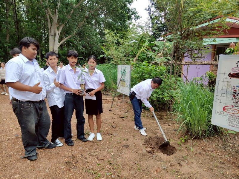 4. ร่วมกันปลูกต้นไม้ เนื่องในวันต้นไม้แห่งชาติ 11 พฤษภาคม 2568