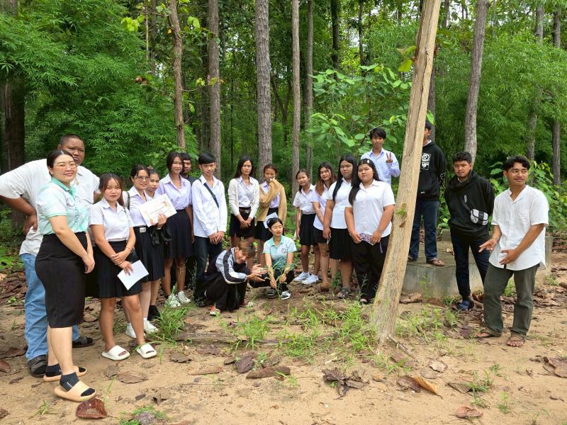 8. ร่วมกันปลูกต้นไม้ เนื่องในวันต้นไม้แห่งชาติ 11 พฤษภาคม 2568