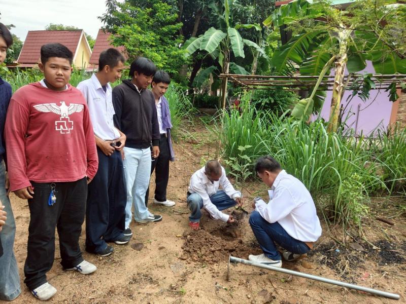 13. ร่วมกันปลูกต้นไม้ เนื่องในวันต้นไม้แห่งชาติ 11 พฤษภาคม 2568