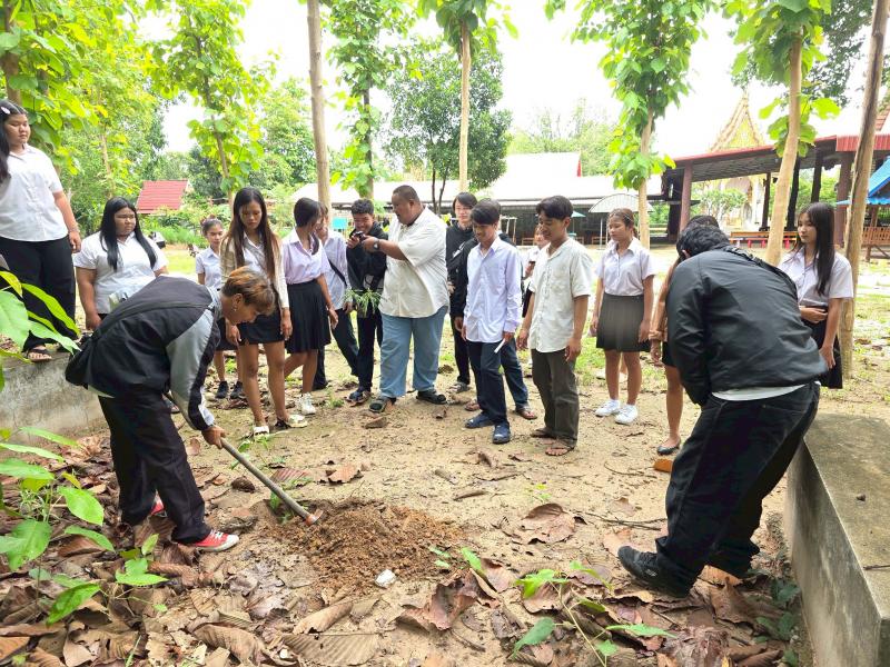 25. ร่วมกันปลูกต้นไม้ เนื่องในวันต้นไม้แห่งชาติ 11 พฤษภาคม 2568