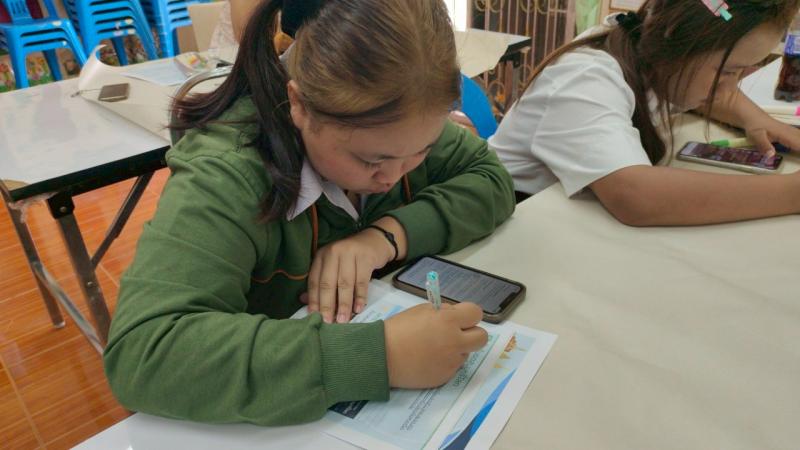 11. ส่งเสริมการอ่านเคลื่อนที่สู่บ้านหนังสือชุมชนจัดทำโบรชัวร์ประชาสัมพันธ์วันสำคัญภายในเดือนพฤษภาคม