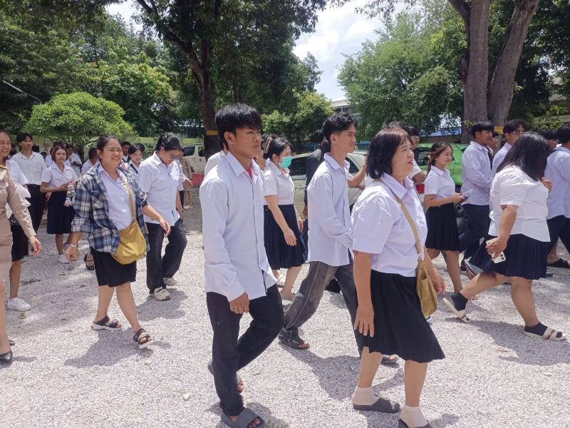 9. นักศึกษาร่วมเดินรณรงค์ต่อต้านยาเสพติดเนื่องในวันต่อต้านยาเสพติดโลก วันที 26 มิถุนายน 2568