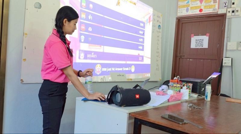 2. พบกลุ่มนักศึกษา ตำบลเพชรชมภู  เพื่อเเรียนรู้หลักปรัชญาของเศรษฐกิจพอเพียง เรียนรู้การถอดบทเรียนการคัดแยกขยะ ตามหลัก 3R 