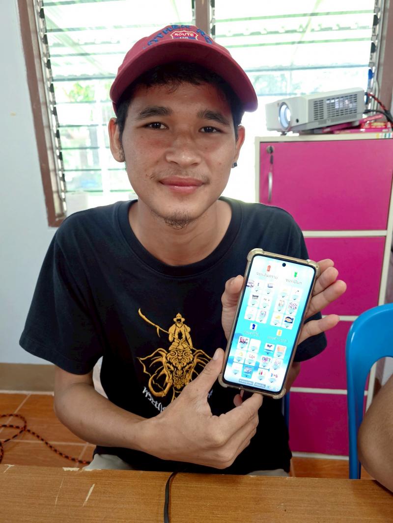 7. พบกลุ่มนักศึกษา ตำบลเพชรชมภู  เพื่อเเรียนรู้หลักปรัชญาของเศรษฐกิจพอเพียง เรียนรู้การถอดบทเรียนการคัดแยกขยะ ตามหลัก 3R 