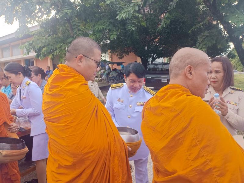 4. ร่วมพิธีถวายเครื่องราชสักการะ วางพานพุ่ม จุดเทียนถวายพระพรชัยมงคล วันแม่แห่งชาติ วันที่ 12 สิงหาคม 2568