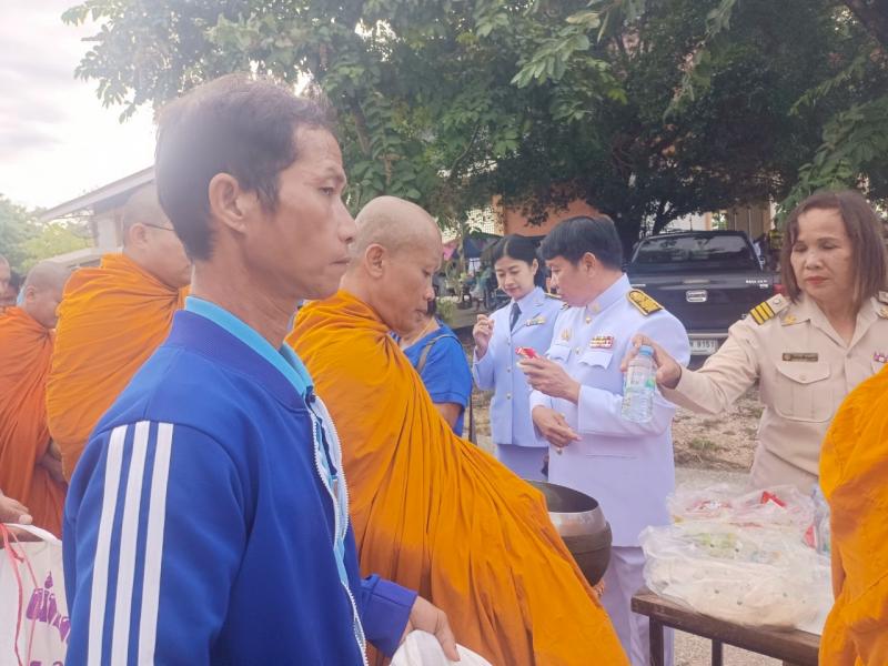 5. ร่วมพิธีถวายเครื่องราชสักการะ วางพานพุ่ม จุดเทียนถวายพระพรชัยมงคล วันแม่แห่งชาติ วันที่ 12 สิงหาคม 2568