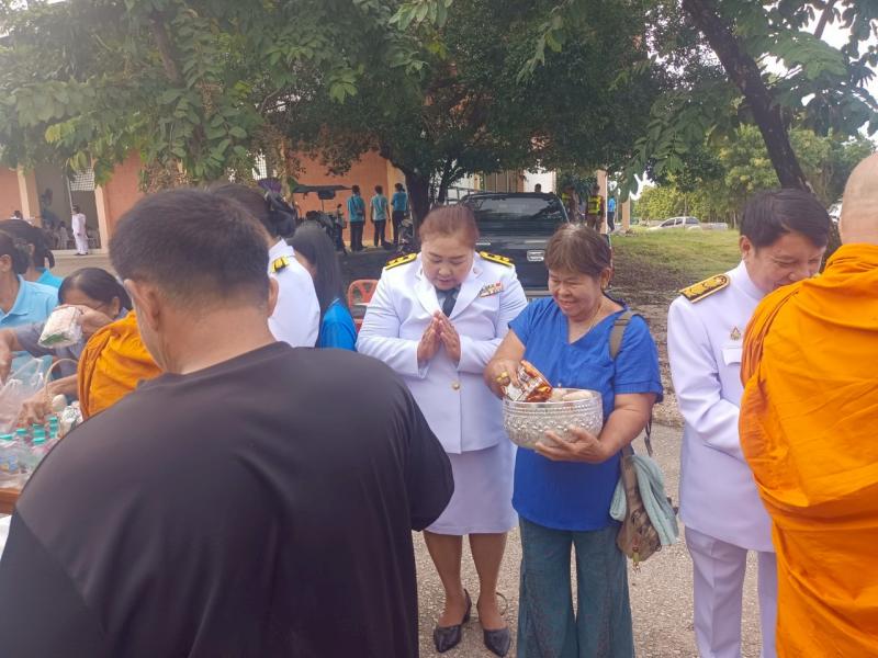 6. ร่วมพิธีถวายเครื่องราชสักการะ วางพานพุ่ม จุดเทียนถวายพระพรชัยมงคล วันแม่แห่งชาติ วันที่ 12 สิงหาคม 2568