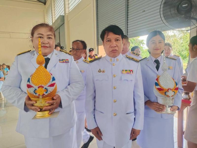 10. ร่วมพิธีถวายเครื่องราชสักการะ วางพานพุ่ม จุดเทียนถวายพระพรชัยมงคล วันแม่แห่งชาติ วันที่ 12 สิงหาคม 2568
