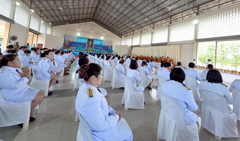 26. ร่วมพิธีถวายเครื่องราชสักการะ วางพานพุ่ม จุดเทียนถวายพระพรชัยมงคล วันแม่แห่งชาติ วันที่ 12 สิงหาคม 2568