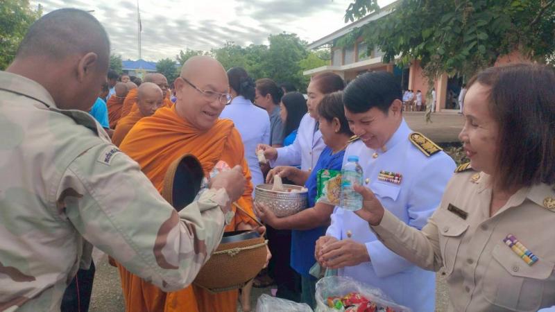39. ร่วมพิธีถวายเครื่องราชสักการะ วางพานพุ่ม จุดเทียนถวายพระพรชัยมงคล วันแม่แห่งชาติ วันที่ 12 สิงหาคม 2568