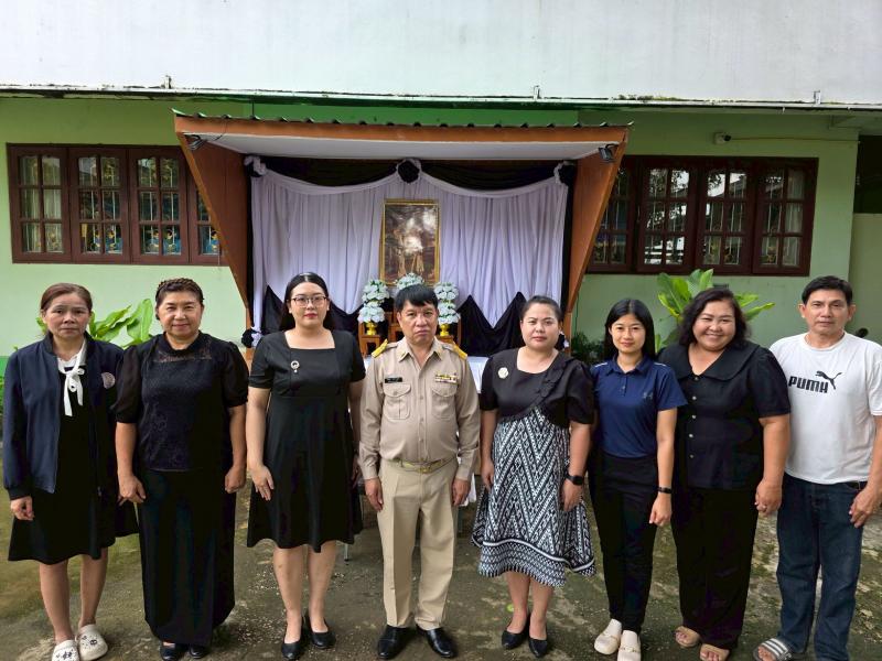 3.  สกร.ระดับอำเภอโกสัมพีนคร และบุคลากร ร่วมลงนามถวายความอาลัยต่อสมเด็จพระนางเจ้าสิริกิติ์ พระบรมราชินีนาถ พระบรมราชชนนีพันปีหลวง