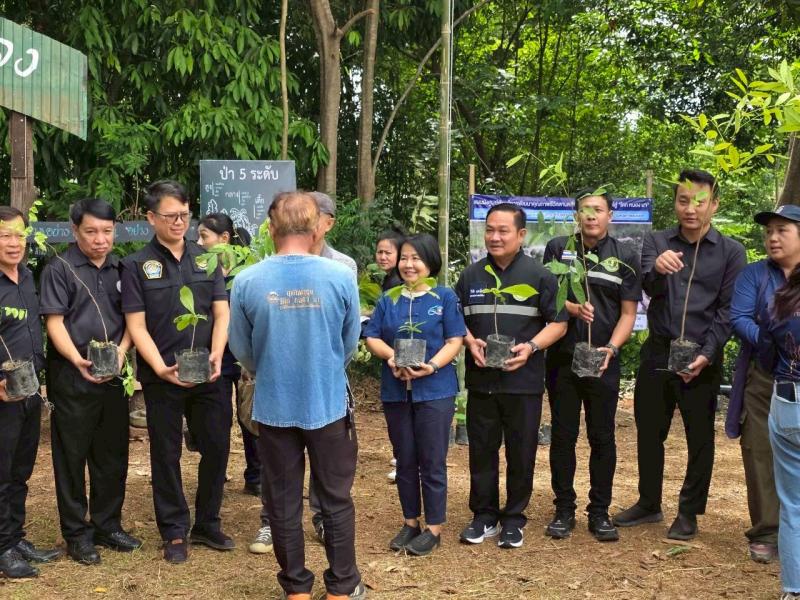 42. การเรียนรู้การพัฒนาคุณภาพชีวิตตามหลักทฤษฎีใหม่ประยุกต์สู่ 