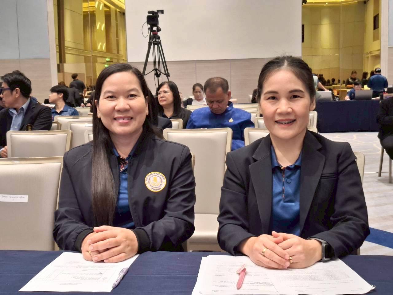 รับมอบเกียรติบัตร สถานศึกษา และครูผู้มีผลงานที่เป็นแบบอย่างที่ดี (Best Practice)