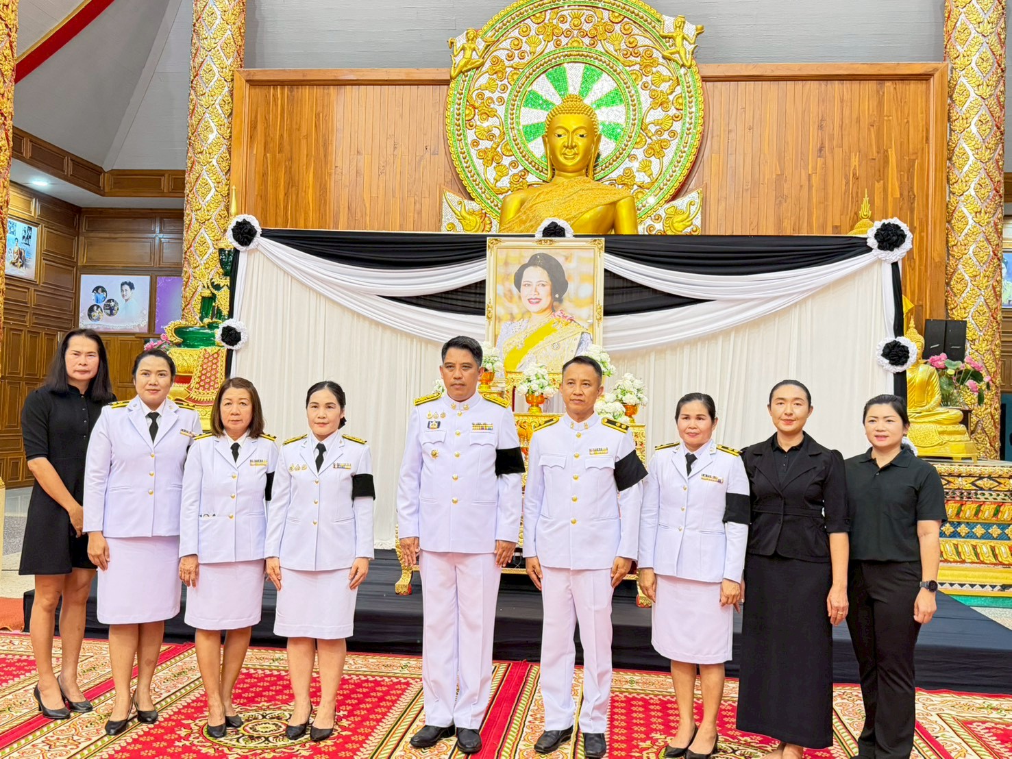เข้าร่วมในพิธีบำเพ็ญกุศลทักษิณานุประทานอุทิศถวายพระราชกุศล เมื่อเสด็จสวรรคตครบสัตตมวาร (15 วัน) 