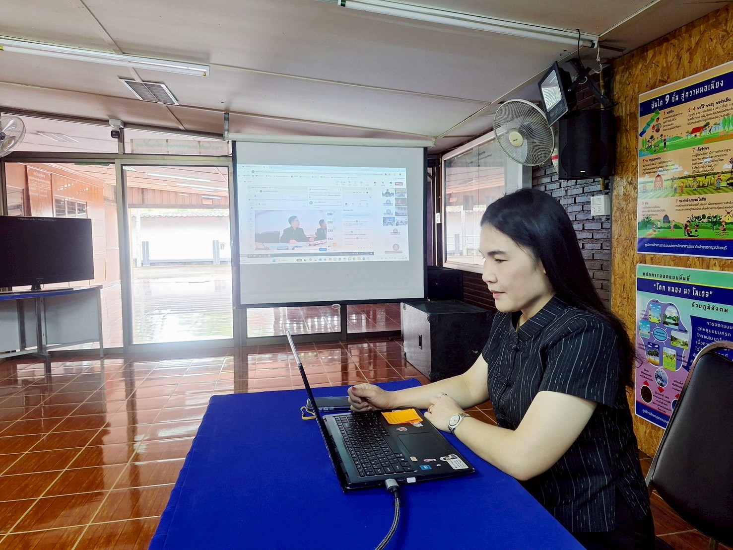 เข้าร่วมประชุมชี้แจงการสำรวจข้อมูลเกี่ยวกับงบประมาณเงินอุดหนุนรายหัวการจัดการศึกษาขั้นพื้นฐานของกรมส่งเสริมการเรียนรู้