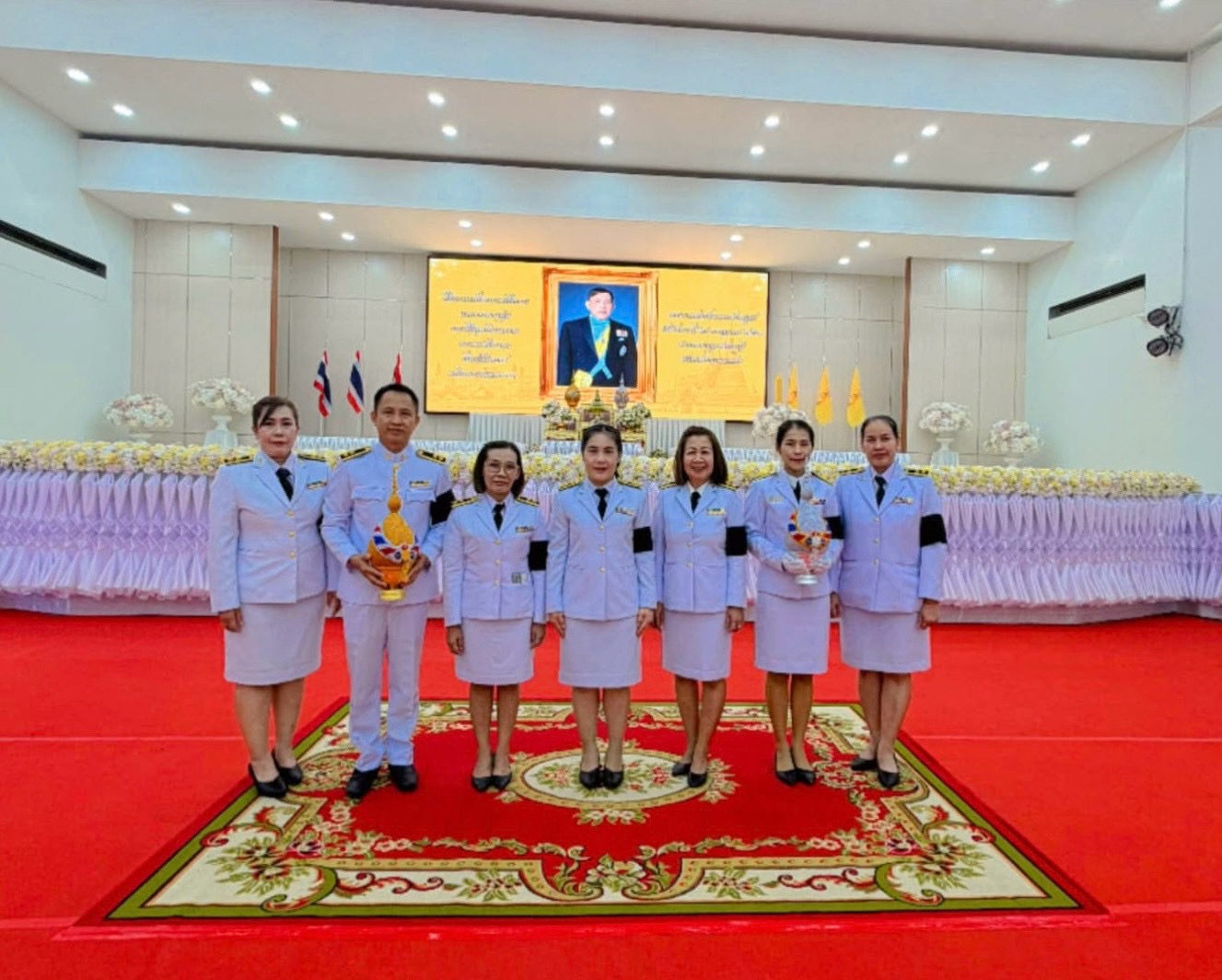 เข้าร่วมพิธีถวายเครื่องราชสักการะ วางพานพุ่ม และพิธีจุดเทียนถวายพระพรชัยมงคล เนื่องใน โอกาสวันเฉลิมพระชนมพรรษา พระบาทสมเด็จพระเจ้าอยู่หัว