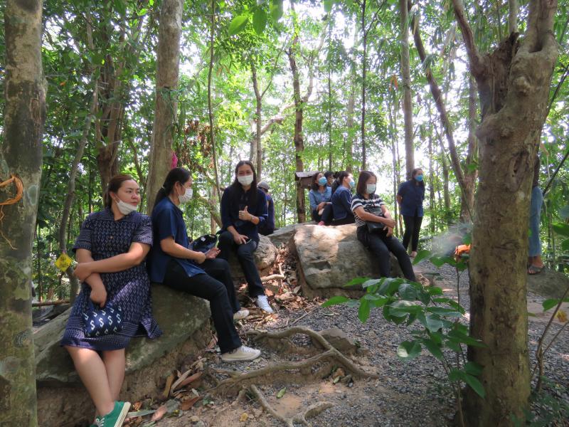 4. กศน.อำเภอขาณุวรลักษบุรี   ศึกษาดูงาน ณ บ้านเศรษฐกิจพอเพียงต้นแบบ บ้านท่าชัย หมู่ 4 ตำบลหินตั้ง อำเภอเมืองนครนายก และศูนย์ภูมิรักษ์ธรรมชาติ จังหวัดนครนายก