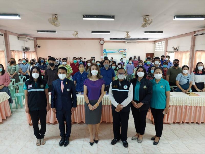 2. เข้าร่วมประชุมเชิงปฏิบัติการกำหนดแนวทางการขับเคลื่อนกิจกรรมส่งเสริมประชาธิปไตย
