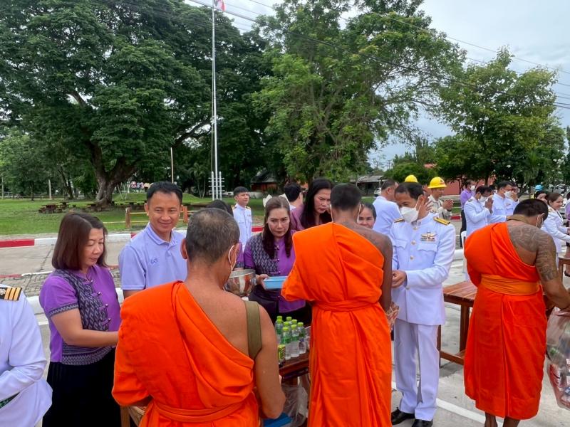 3. เข้าร่วมกิจกรรมเนื่องในวันเฉลิมพระเกียรติสมเด็จพระนางเจ้าฯ พระบรมราชินีเนื่องในโอกาสวันเฉลิมพระชนพรรษา 3 มิถุนายน 2568 เวลา7.30 น. ร่วมพิธีเจริญพระพุทรมนต์และทำบุญตักบาตรข้าวสารอาหารแห้งถวายพระราชกุศล และเข้าร่วมกิจกรรมพิธีถวายพระพรชัยมงคล