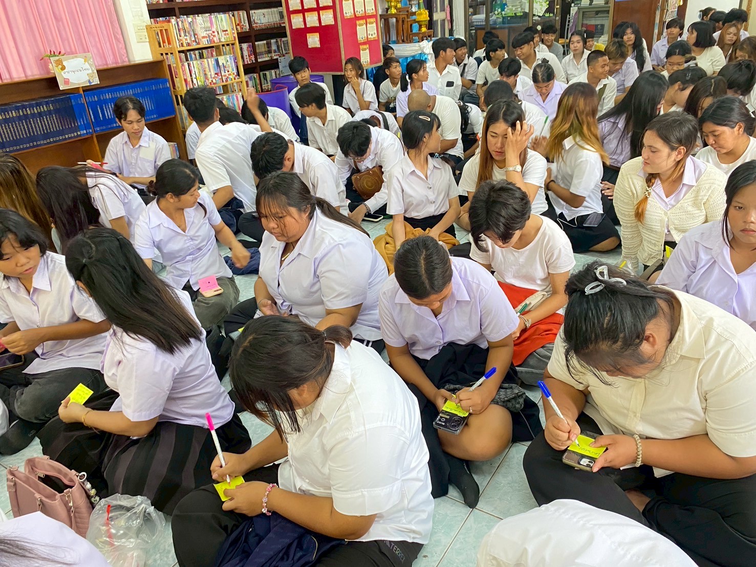 โครงการพัฒนาผุ้เรียนเพื่อการเรียนรู้ประวัติศาสตร์ชาติไทยและบุญคุณของพระมหากษัตริย์ไทย
