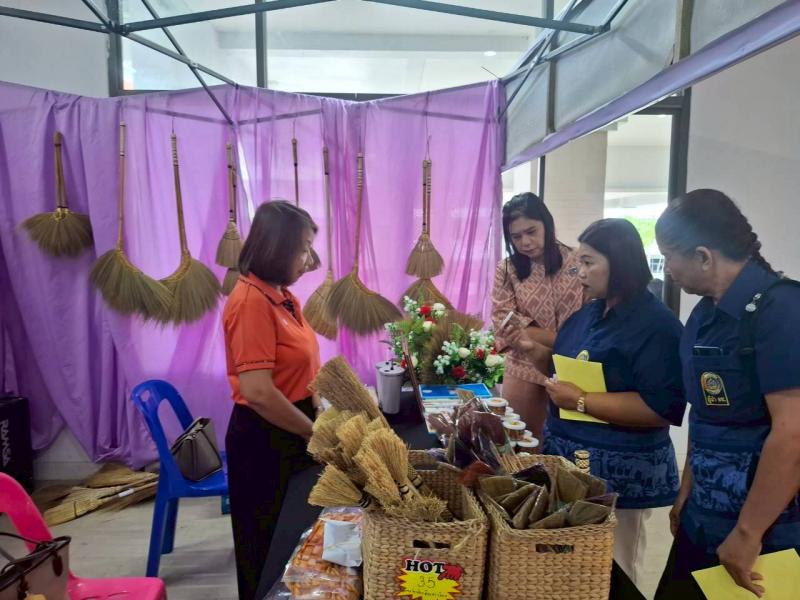 3. ร่วมจัดบูท กิจกรรม “มหกรรมความสำเร็จการพัฒนาคุณภาพชีวิตของประชาชน