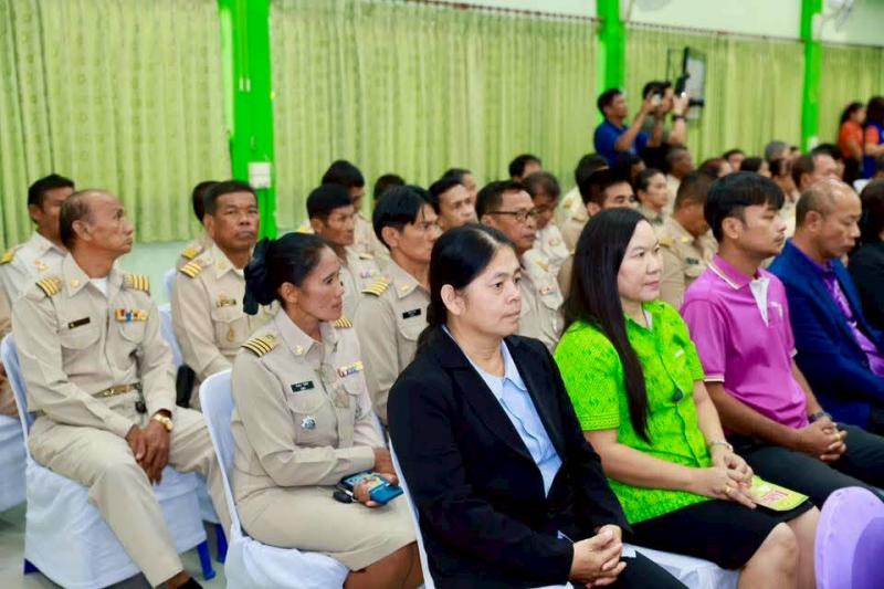 3. เข้าร่วมโครงการผู้ว่าสัญจร  ผู้ว่าตรวจเยี่ยมสภาพปัญหาของประชาชน