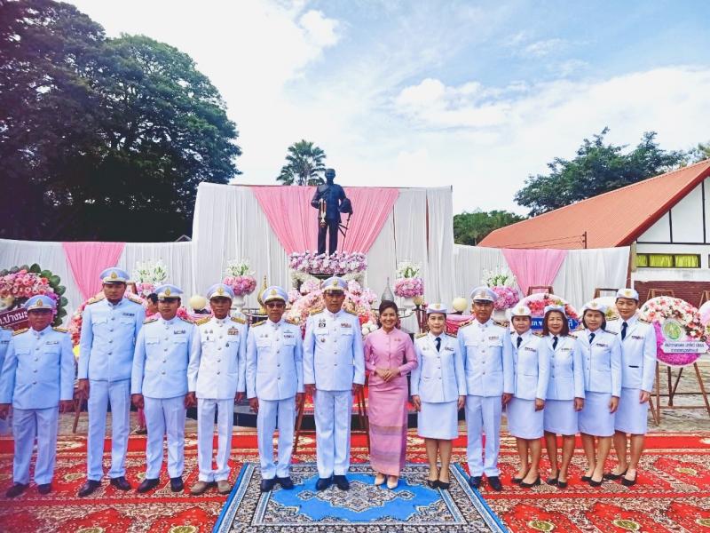 1. เข้าร่วมพิธีวางพวงมาลา เนื่องในวันคล้ายวันสวรรคตพระบาทสมเด็จพระจุลจอมเกล้าเจ้าอยู่หัว (วันปิยมหาราช) ประจำปี 2568