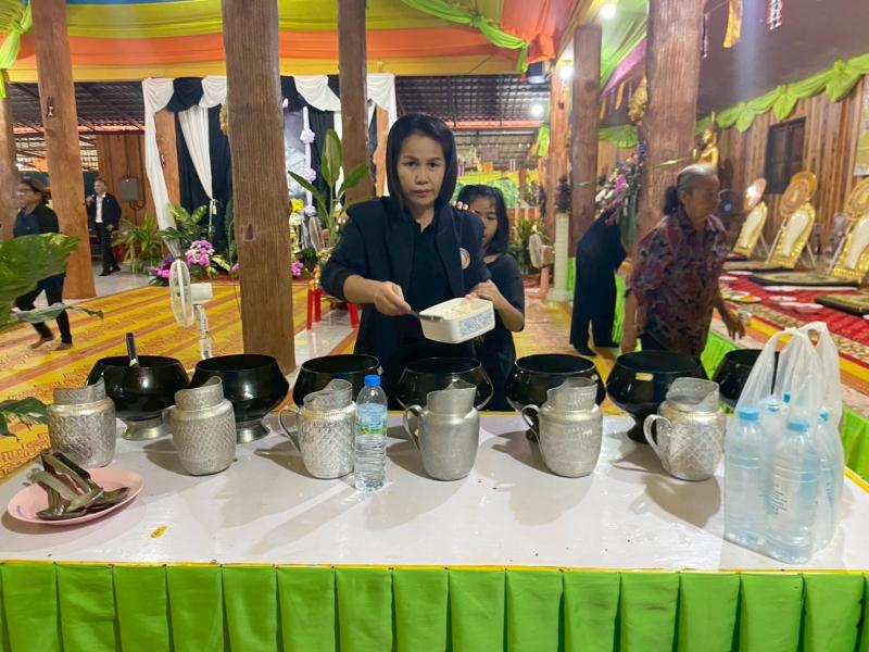 4. เข้าร่วมกิจกรรมทำบุญตักบาตรและรับบริจาคเพื่อช่วยเหลือผู้ด้อยโอกาส ครั้งที่ 10 ประจำปี 2568