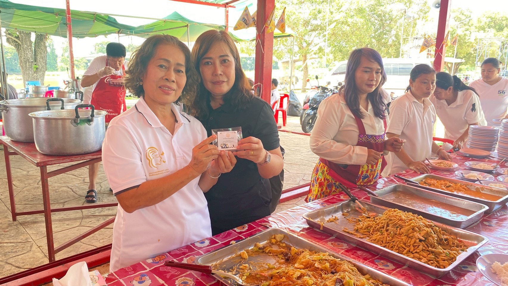 กิจกรรม สกร.จิตอาสาร่วมทำริบบิ้น