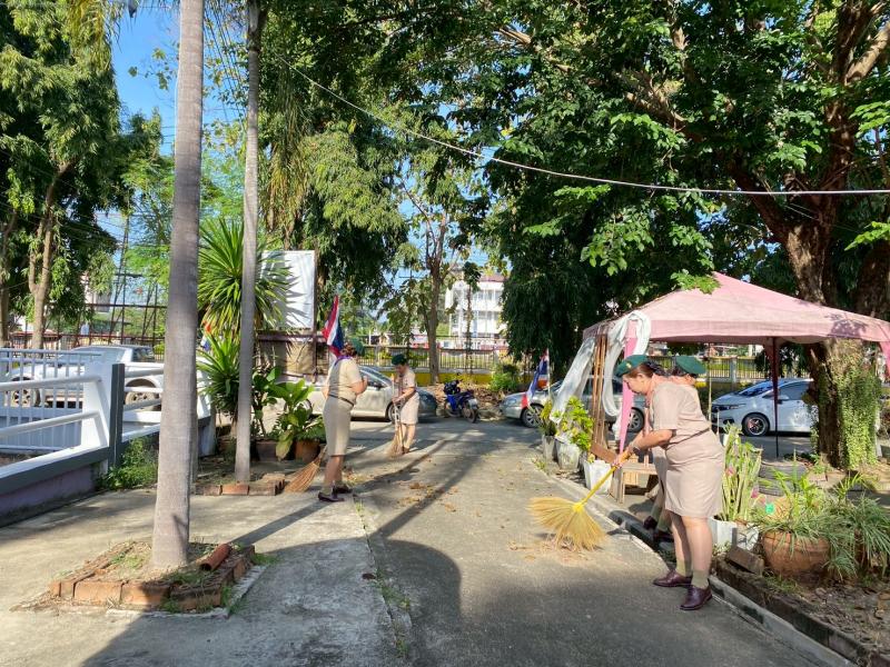 4. กิจกรรมเคารพธงชาติ  สวดมนต์ ไหว้พระ และกิจกรรมบำเพ็ญประโยชน์  เนื่องในวันคล้ายวันสวรรคต พระบาทสมเด็จพระมงกุฎเกล้าเจ้าอยู่หัว รัชกาลที่ 6 