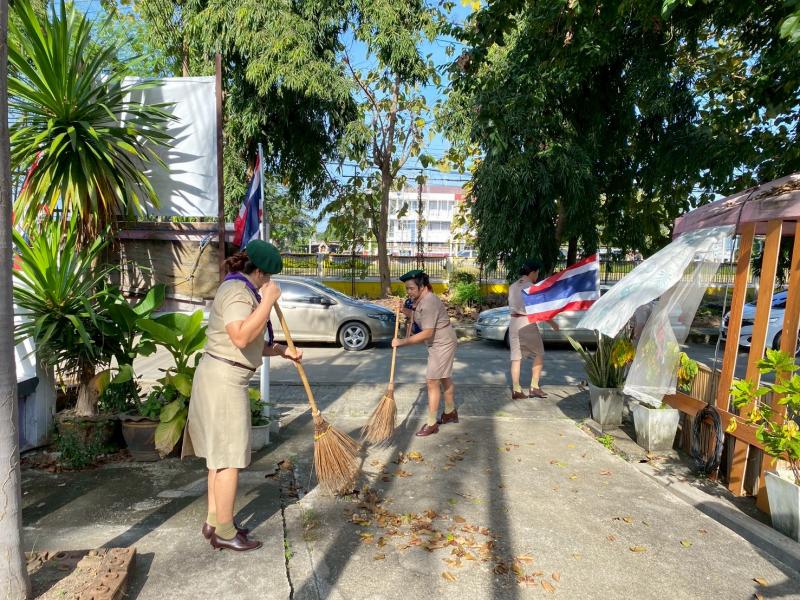 4. กิจกรรมเคารพธงชาติ  สวดมนต์ ไหว้พระ และกิจกรรมบำเพ็ญประโยชน์  เนื่องในวันคล้ายวันสวรรคต พระบาทสมเด็จพระมงกุฎเกล้าเจ้าอยู่หัว รัชกาลที่ 6 