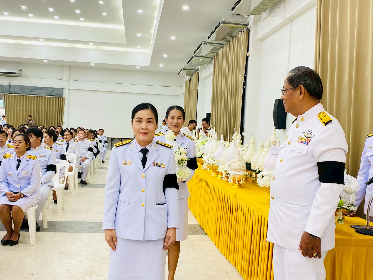 เข้าร่วม พิธีทำบุญตักบาตรข้าวสารอาหารแห้ง เพื่อถวายเป็นพระราชกุศล