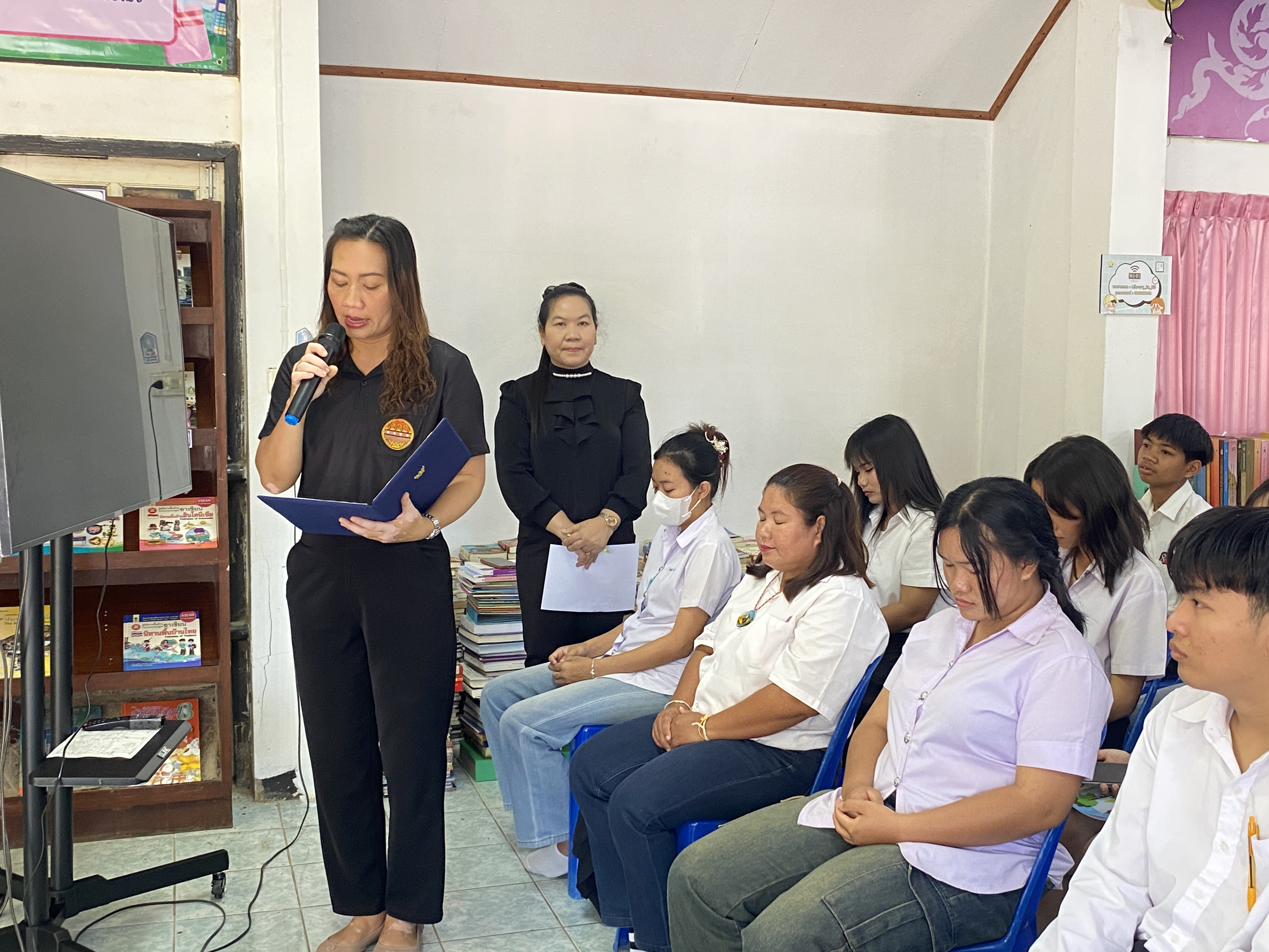 โครงการรู้เท่าทันการตั้งครรภ์ไม่พร้อมในวัยรุ่น และรณรงค์ป้องกันยาเสพติด