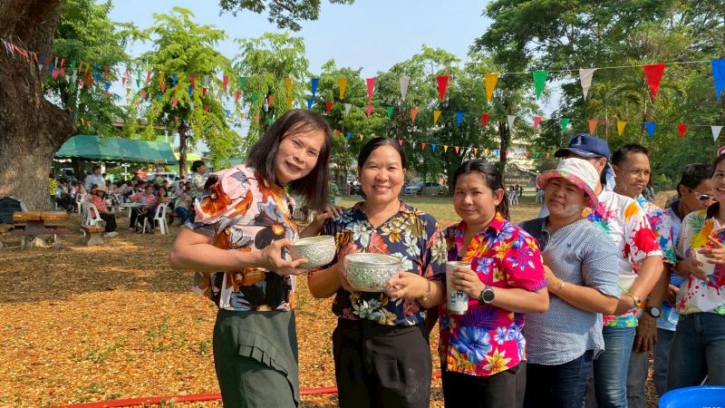 8. สรงน้ำพระประจำศูนย์ส่งเสริมการเรียนรู้ระดับอำเภอขาณุวรลักษบุรีและเข้าร่วมกิจกรรมเทศกาลสงกรานต์ อำเภอขาณุวรลักษบุรี ประจำปี พ.ศ. 2569 
