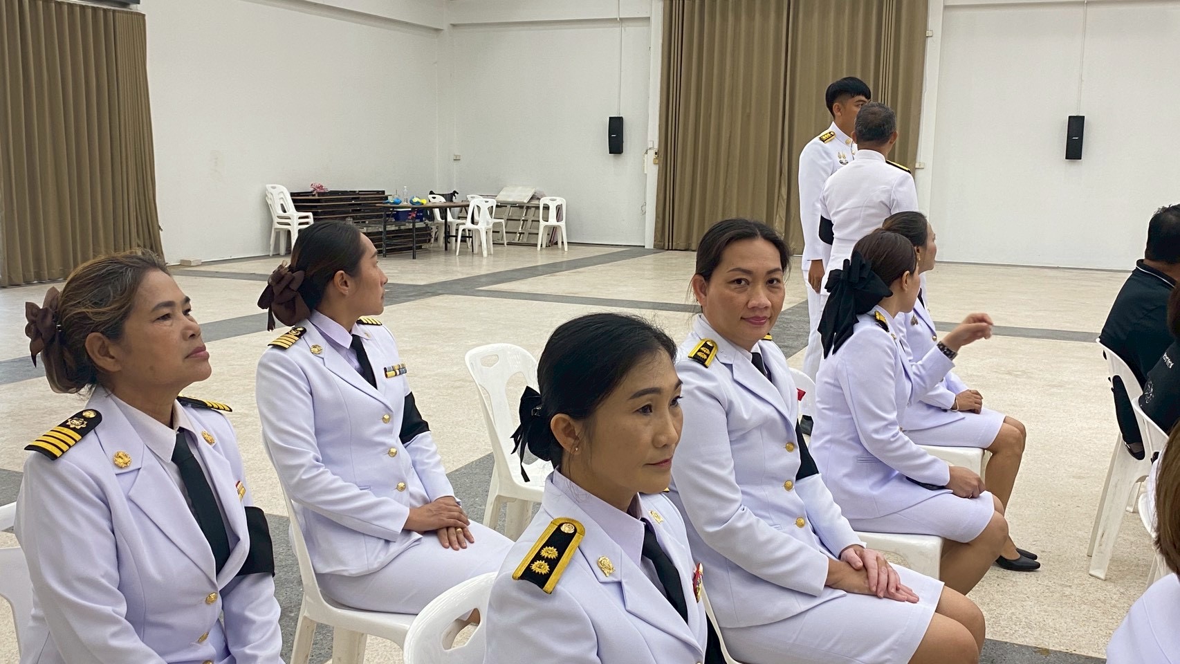 เข้าร่วมพิธีถวายน้ำสรงพระศพ เบื้องหน้าพระรูป สมเด็จพระเจ้าลูกเธอ เจ้าฟ้าพัชรกิติยาภา นเรนทิราเทพยวดี กรมหลวงราชสาริณีสิริพัชรมหาวัชรราชธิดา