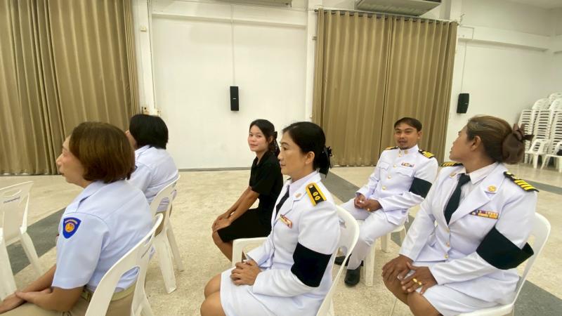 4. เข้าร่วมพิธีถวายน้ำสรงพระศพ เบื้องหน้าพระรูป สมเด็จพระเจ้าลูกเธอ เจ้าฟ้าพัชรกิติยาภา นเรนทิราเทพยวดี กรมหลวงราชสาริณีสิริพัชรมหาวัชรราชธิดา