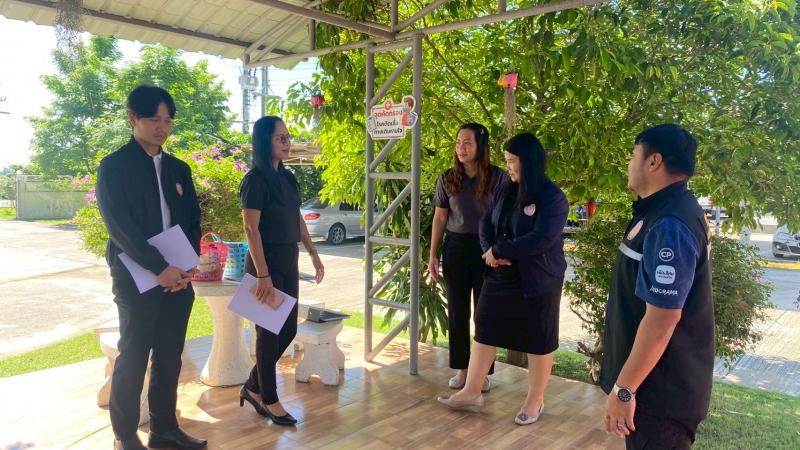 2. รับการนิเทศจากคณะกรรมการนิเทศ มุมหนังสือหมู่บ้าน จากสำนักงานส่งเสริมการเรียนรู้ประจำจังหวัดกำแพงเพชร 