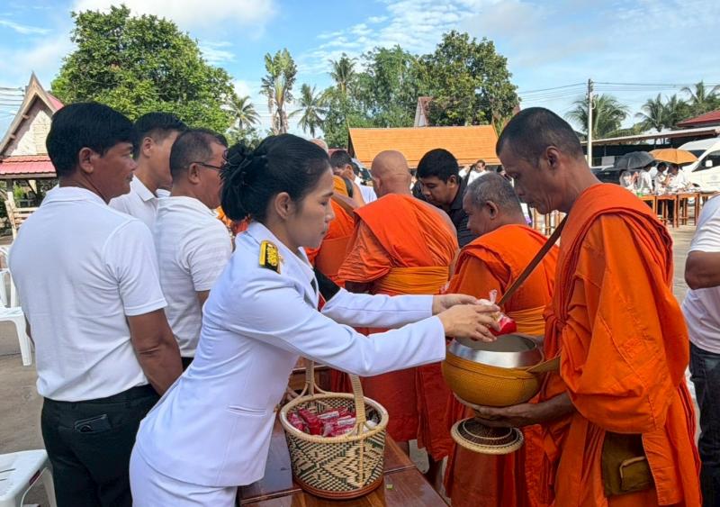 3. เข้าร่วมพิธีเจริญพระพุทธมนต์ และทำบุญตักบาตรถวายพระกุศล  เนื่องในโอกาสฉลองพระชนมายุ 99 พรรษา