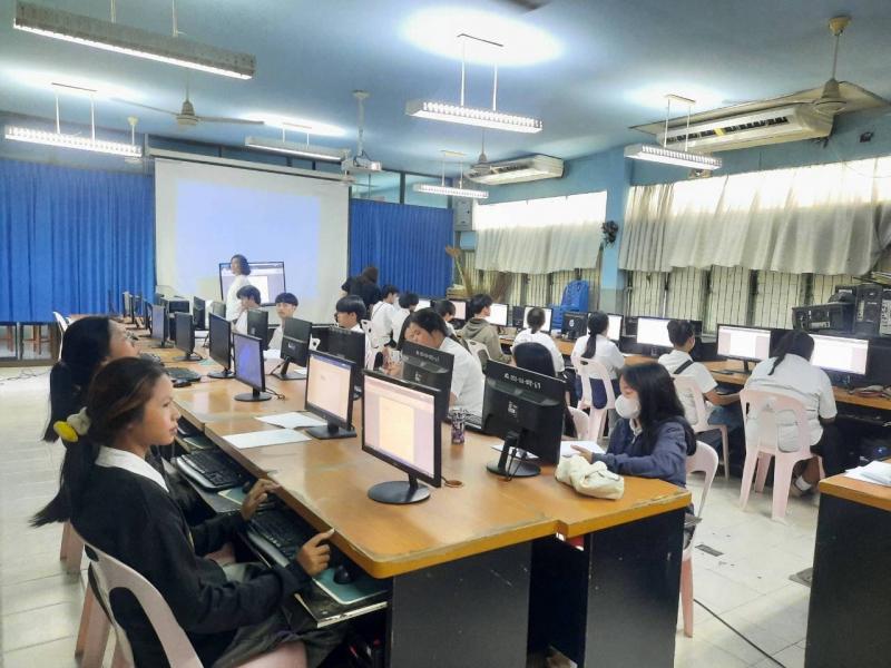 10. โครงการเรียนรู้การใช้คอมพิวเตอร์เบื้องต้น และรู้เท่าทันสื่อดิจิทัล