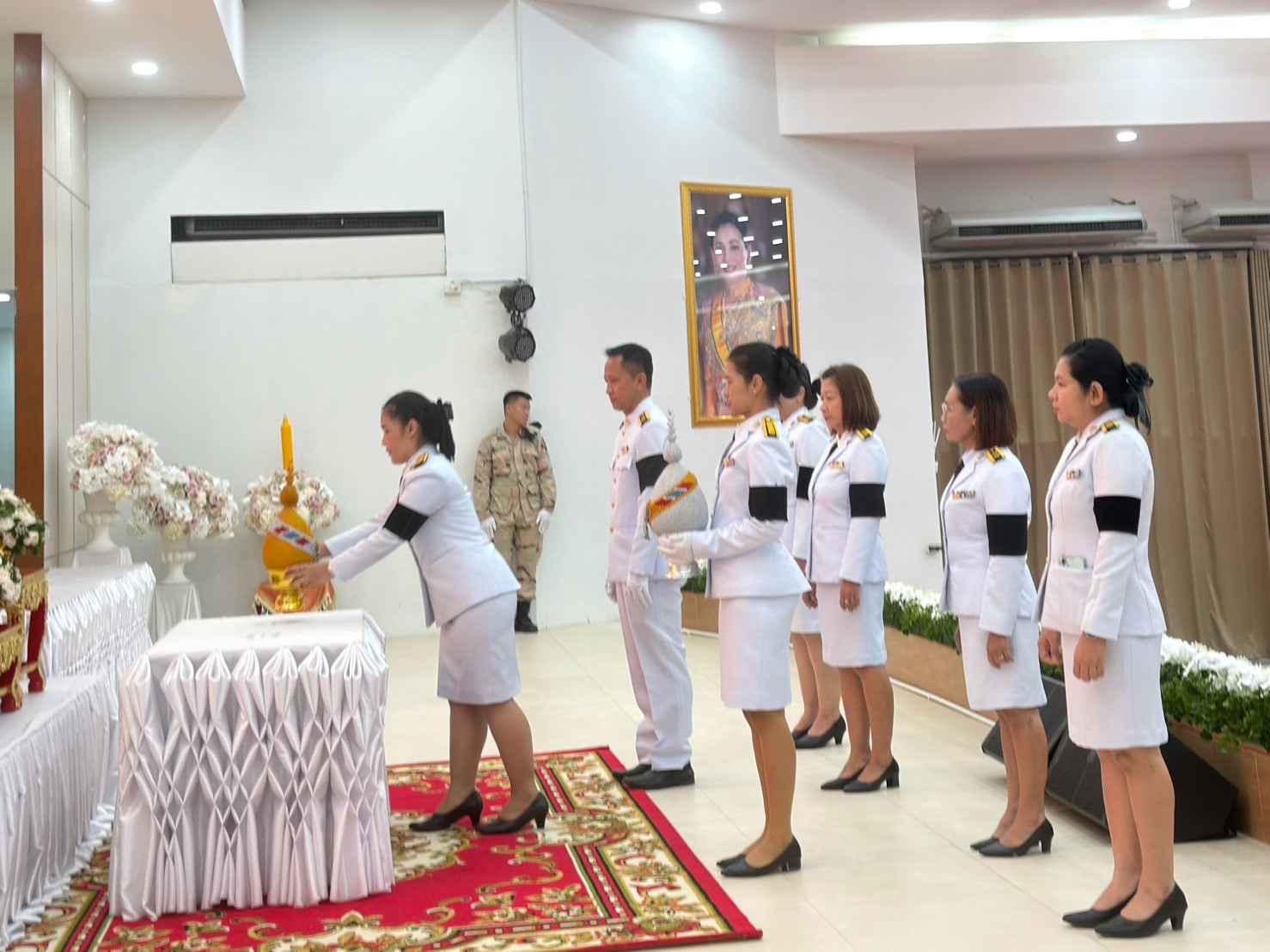 เข้าร่วมพิธีถวายเครื่องราชสักการะ วางพานพุ่ม และพิธีจุดเทียนถวายพระพรชัยมงคล เนื่องใน โอกาสวันเฉลิมพระชนมพรรษา พระบาทสมเด็จพระเจ้าอยู่หัว