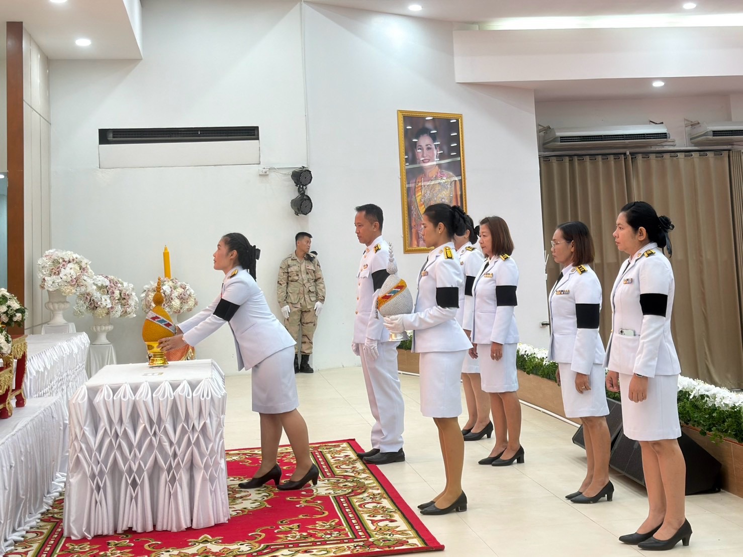 เข้าร่วมพิธีถวายเครื่องราชสักการะ วางพานพุ่ม และพิธีจุดเทียนถวายพระพรชัยมงคล เนื่องใน โอกาสวันเฉลิมพระชนมพรรษา พระบาทสมเด็จพระเจ้าอยู่หัว