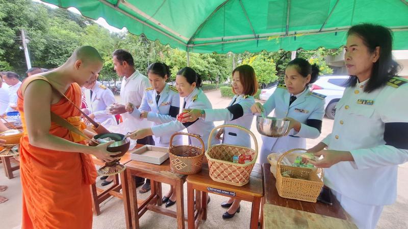 9. เข้าร่วมพิธีบำเพ็ญกุศล ทำบุญตักบาตร ข้าวสารอาหารแห้ง ในวาระครบ 50 วัน (ปัญญาสมวาร