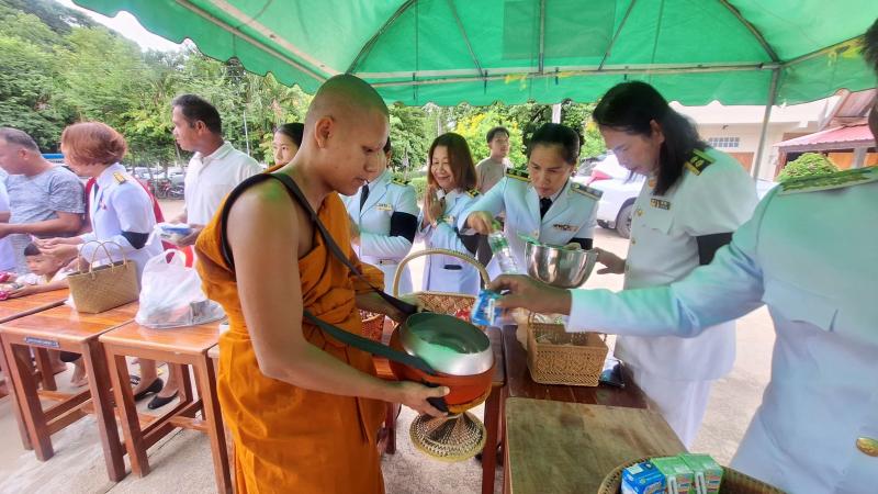 11. เข้าร่วมพิธีบำเพ็ญกุศล ทำบุญตักบาตร ข้าวสารอาหารแห้ง ในวาระครบ 50 วัน (ปัญญาสมวาร